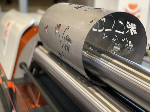 Roladora de lámina industrial de precisión para curvado de metales en la industria de la construcción